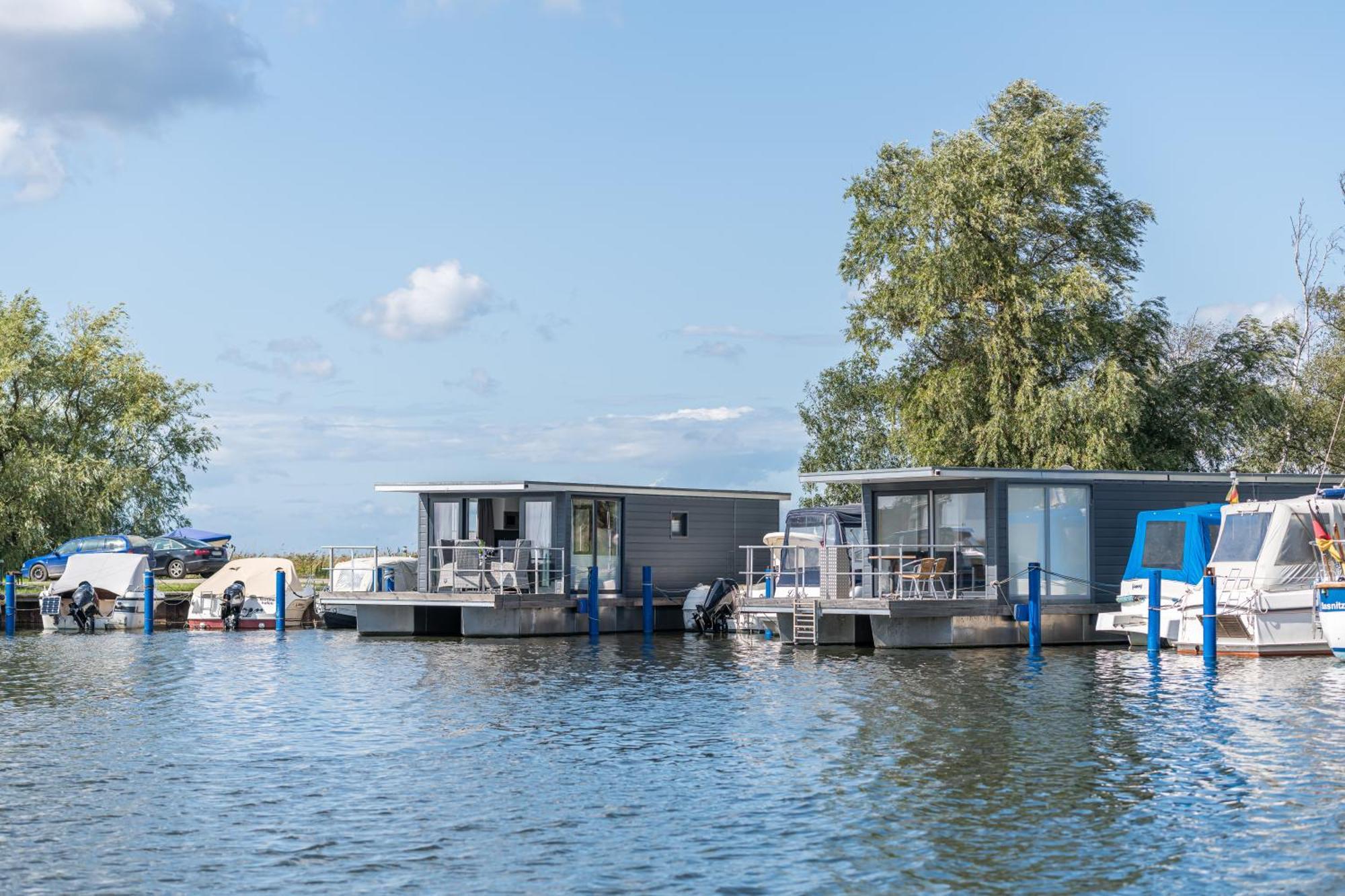 Hotel Marina Martinshafen - Lotsenhaus Neuhof  Exterior foto